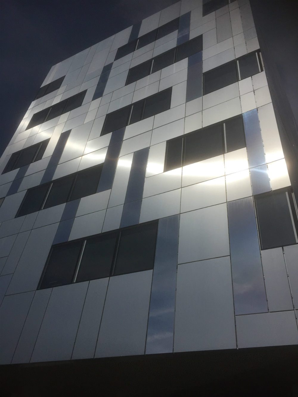 effet miroir sur les façades composite aluminium