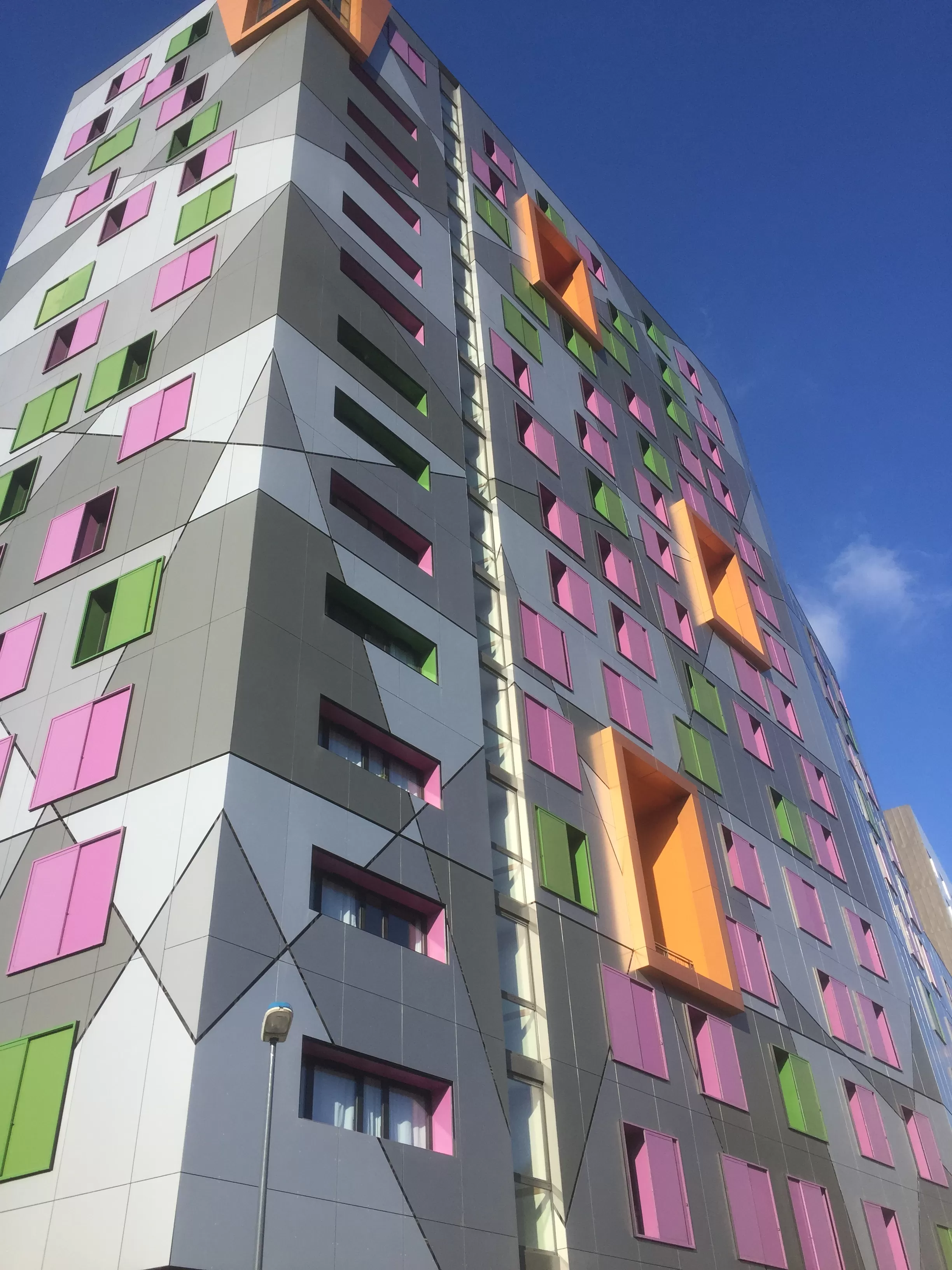 Gamme AMBITION® : Pose par fixation frontale visible Gamme AMBITION® : Pose par fixation frontale visible